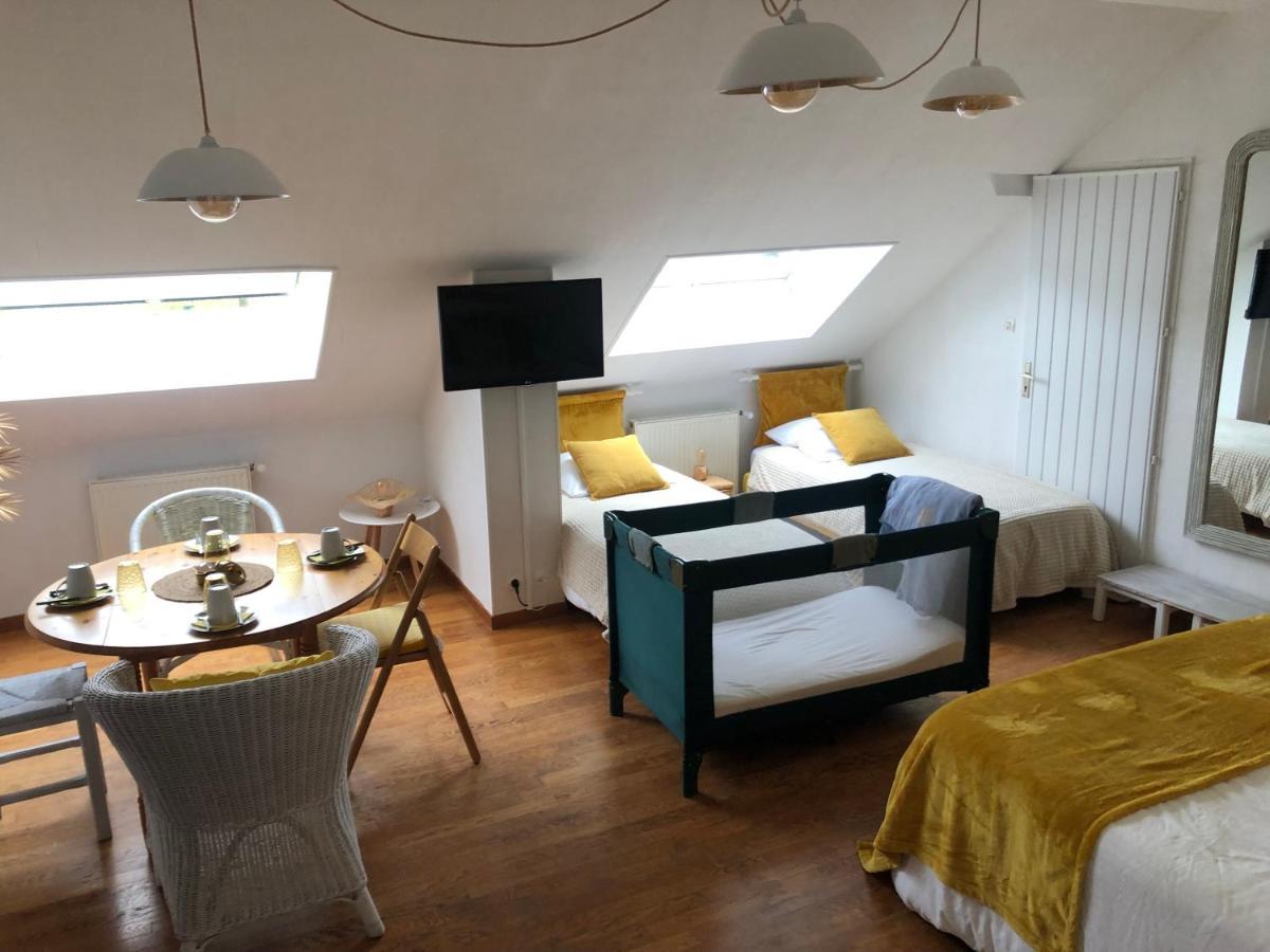 Grande Chambre Familiale Jaune Tout Bonnement Bien Putot-en-Auge Εξωτερικό φωτογραφία